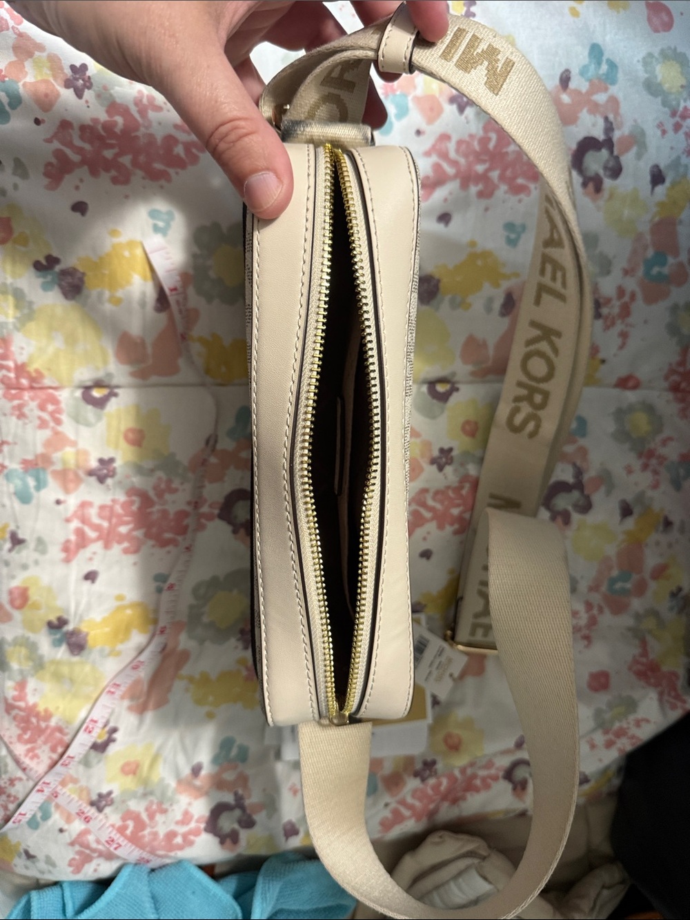 Michael Kors Cream Beige MK Logo Crossbody Bag with Gold Hardware - Picture 4 of 7